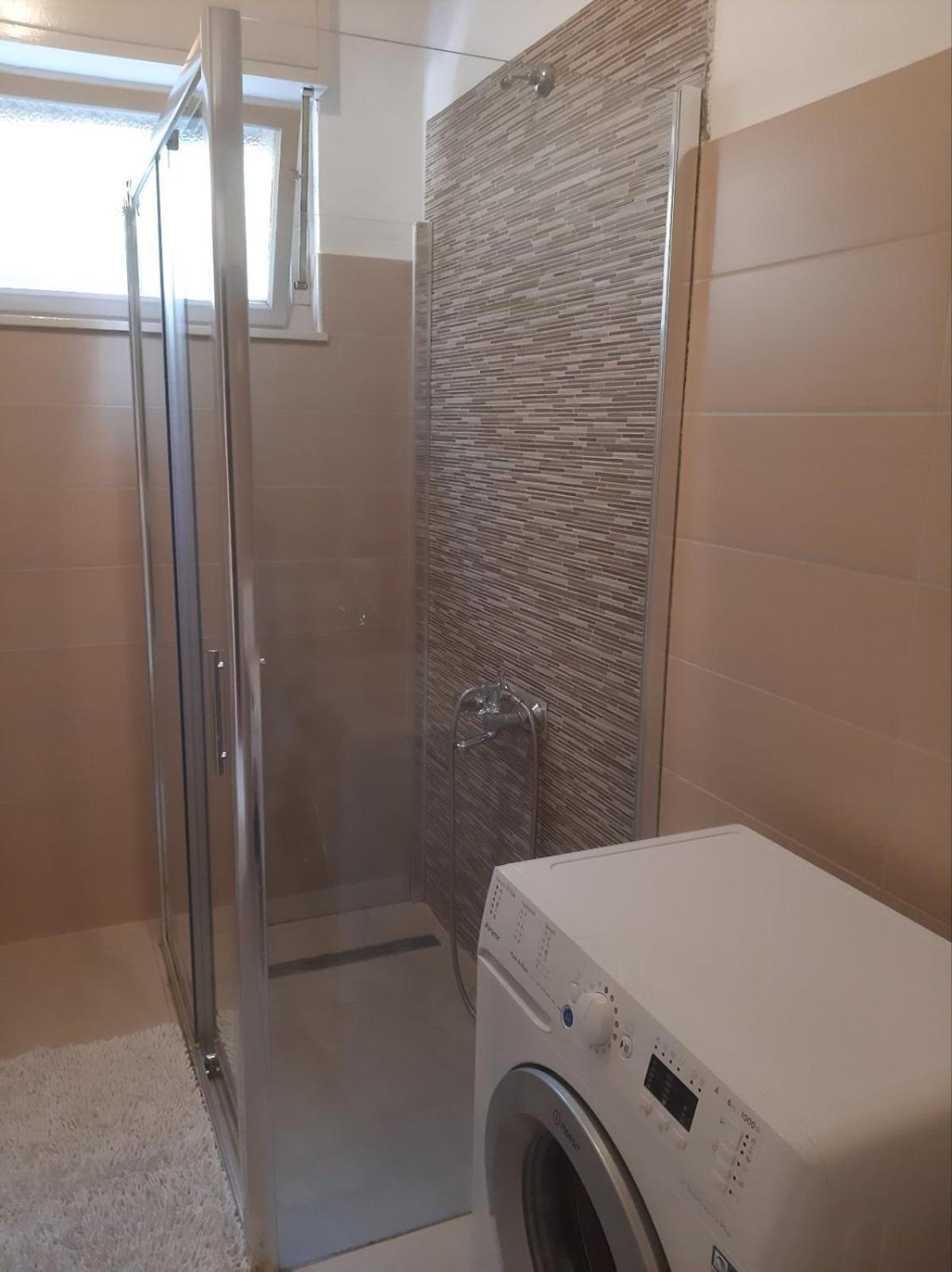Apartmani Kadmen Ika Exterior foto
