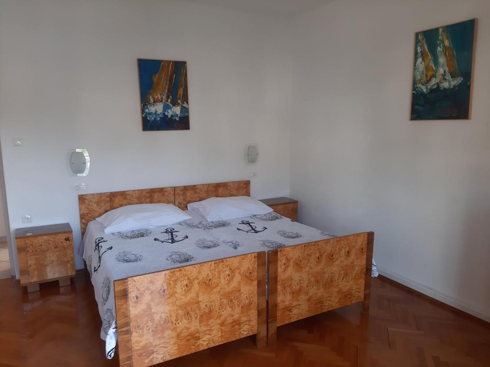 Apartmani Kadmen Ika Exterior foto