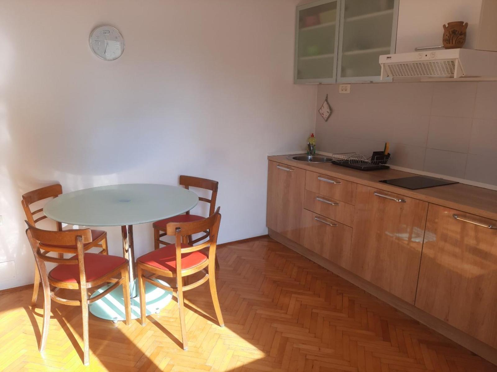 Apartmani Kadmen Ika Exterior foto