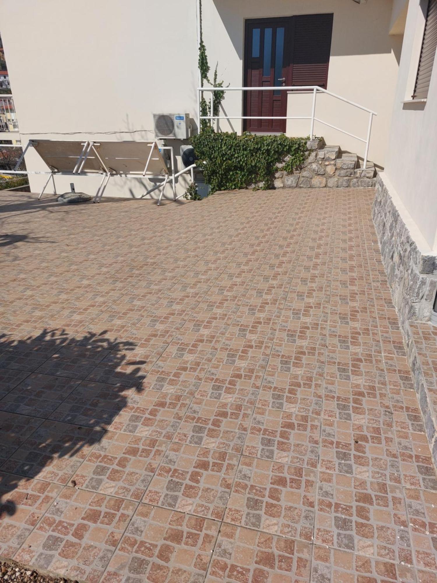 Apartmani Kadmen Ika Exterior foto