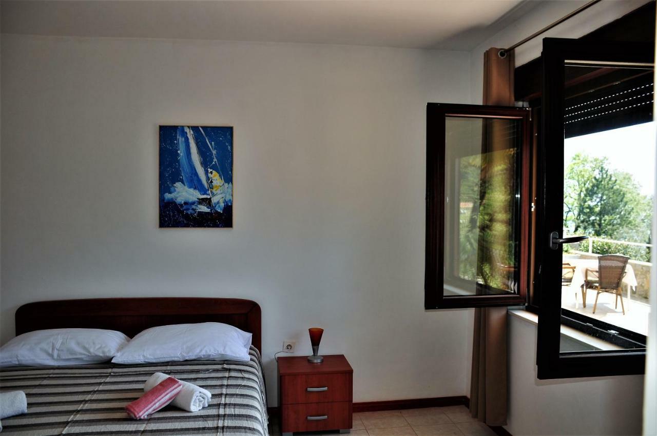 Apartmani Kadmen Ika Exterior foto