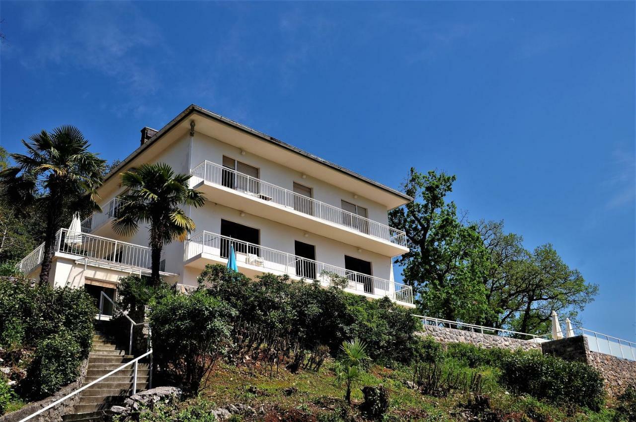Apartmani Kadmen Ika Exterior foto