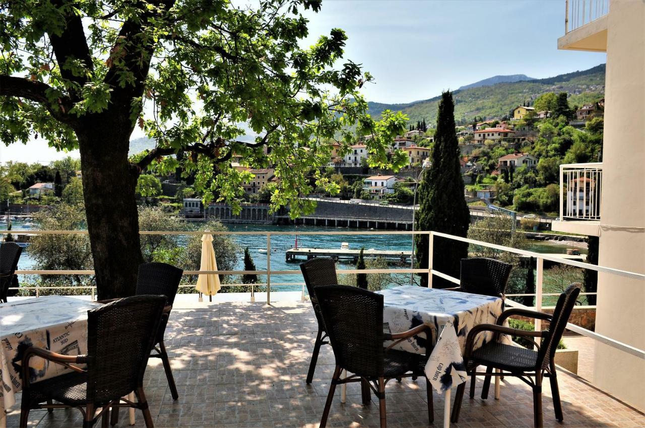 Apartmani Kadmen Ika Exterior foto